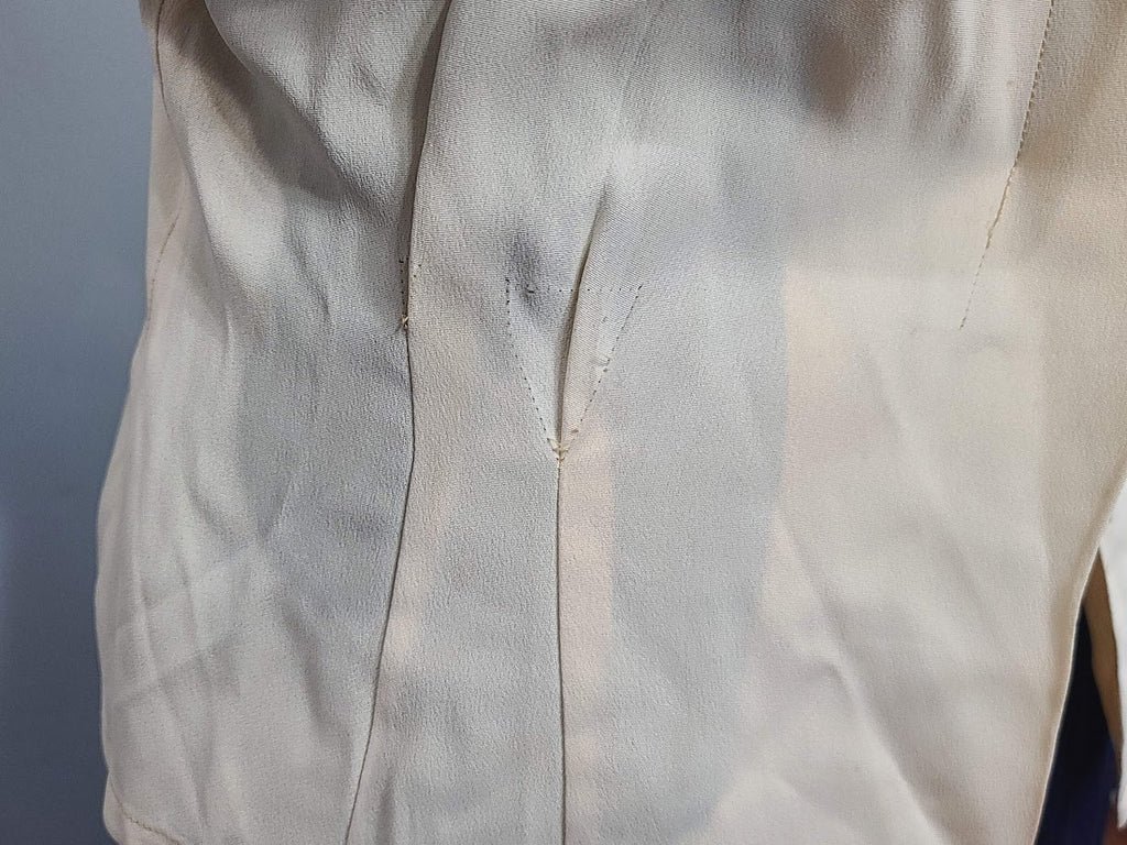 Blouse with Crown Embroidery and Skirt Set(B-41' W-28' H-41') — image 26