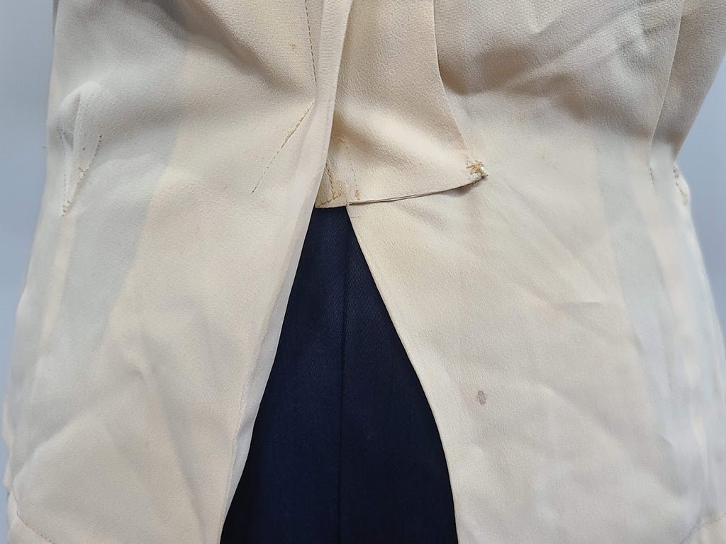 Blouse with Crown Embroidery and Skirt Set(B-41' W-28' H-41') — image 28