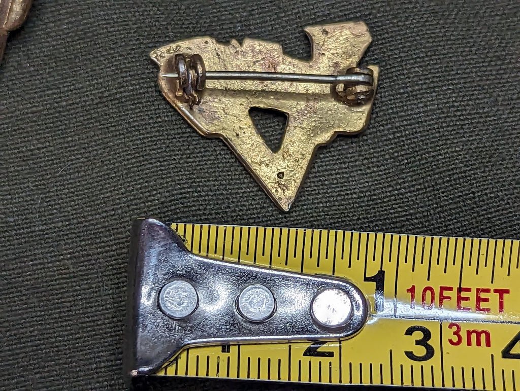 Small V for Victory Beethoven's 5th Symphony Music Note Pin — image 2