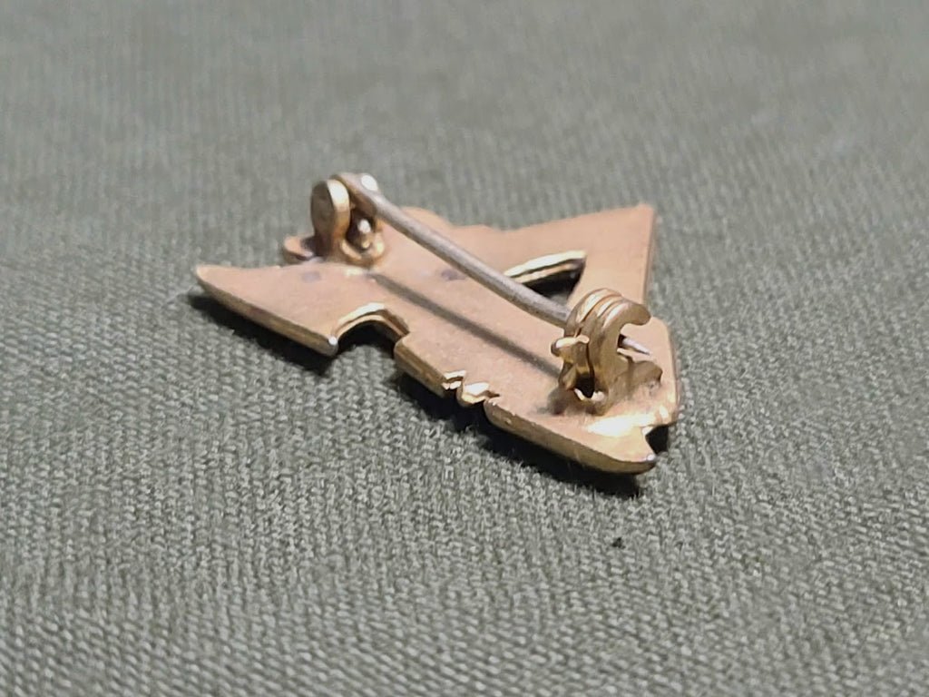 Small V for Victory Beethoven's 5th Symphony Music Note Pin — image 5