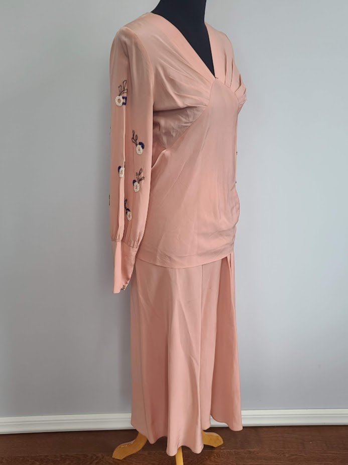 Pink Dress with Beading on Sleeves (Unique Style)(B-36' W-25'-31.5' H-35') — image 5