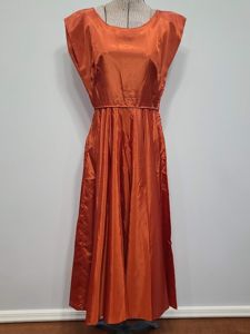 Orange Sleeveless Dress(B-35' W-26.5')