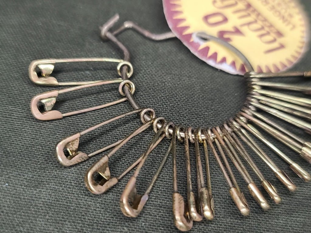 Lady Gay 20 Lingerie Pins — image 2