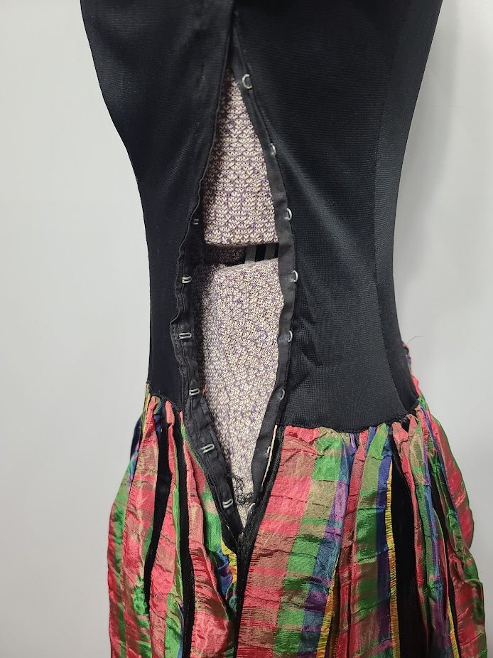 Gown with Colorful Skirt(B-30' W-22' H-full) — image 14