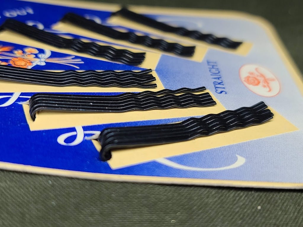 DeLong Hairpins on Card Dated 1941 — image 6