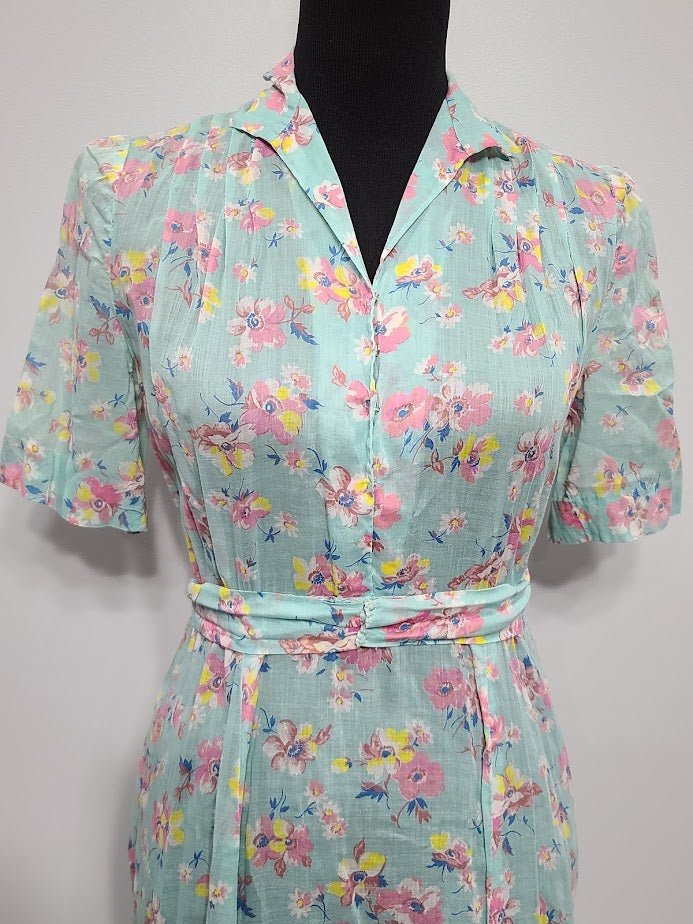 Light Blue Handmade Floral Dress(B-35.5' W-31' H-41') — image 4