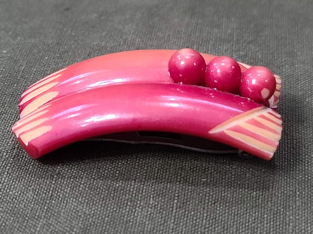 Bakelite? Fur Clip — image 2