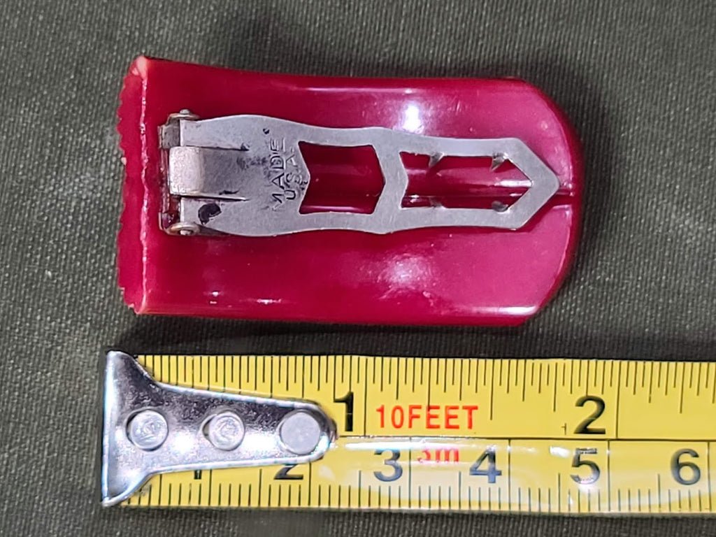 Bakelite? Fur Clip — image 3