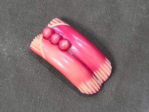 Bakelite? Fur Clip