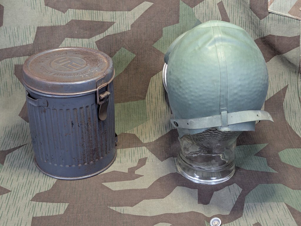 VM37 Volksgasmaske in Canister — image 3