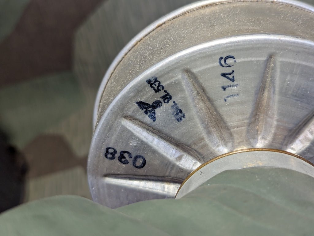 VM37 Volksgasmaske in Canister — image 6