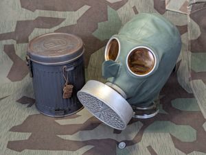 VM37 Volksgasmaske in Canister