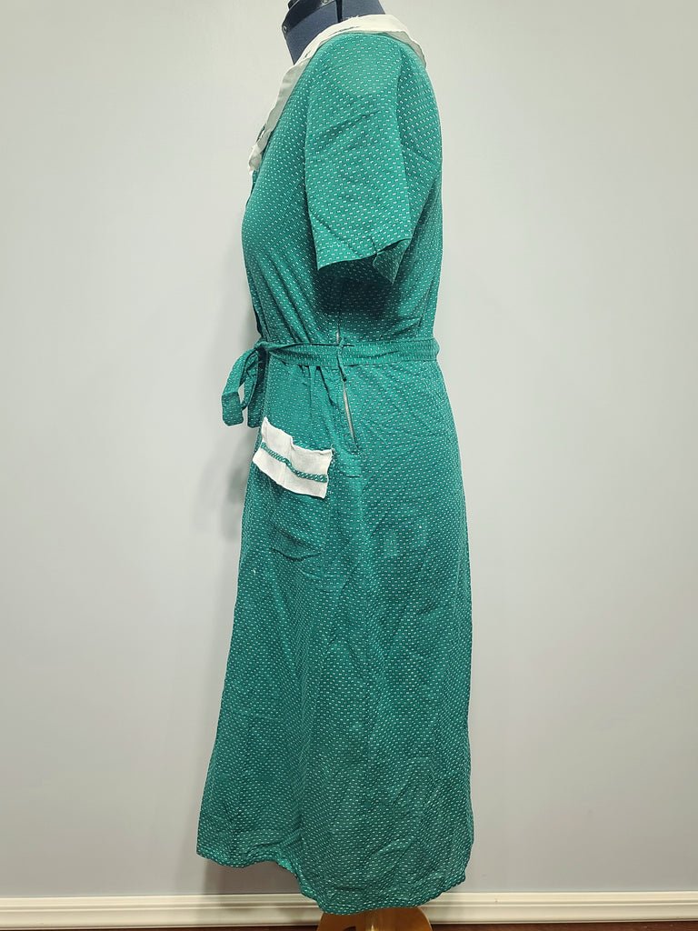 Green Lightweight Polka Dot Dress(B-42' W-36' H-41') — image 2