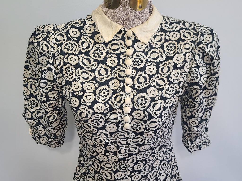 German Black and White Flower Print Dress(B-34' W-26' H-32') — image 4