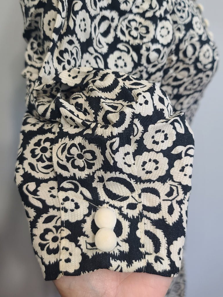 German Black and White Flower Print Dress(B-34' W-26' H-32') — image 8