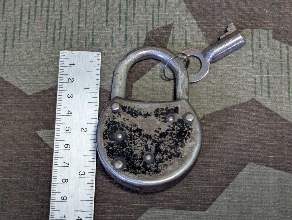 Medium Sized German Lock with 1 Key — image 2