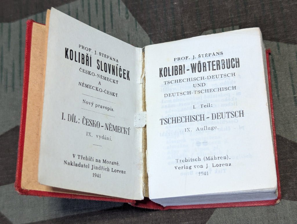 Tiny German-Czech Dictionary Book 1941 — image 3