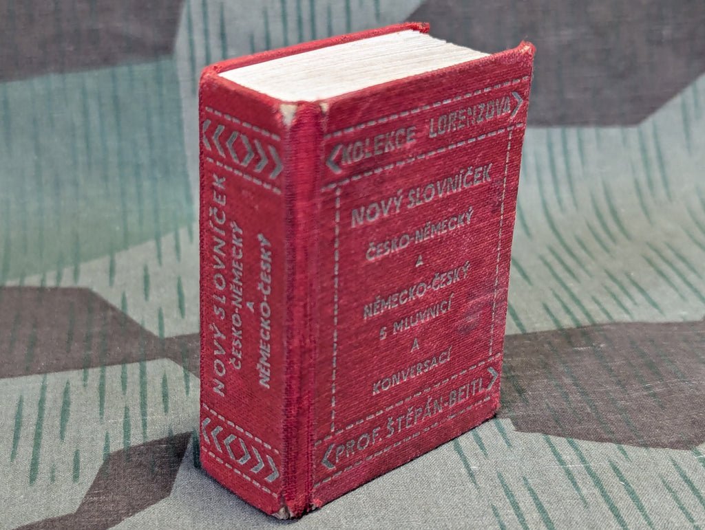 Tiny German-Czech Dictionary Book 1941 — image 4