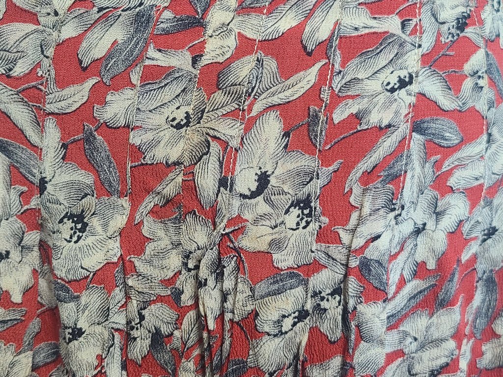 German Red White Black Flower Print Rayon Dress(B-38' W-28' H-35') — image 15