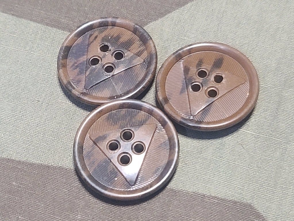 Brown Buttons 23mm (Lot of 10) — image 3