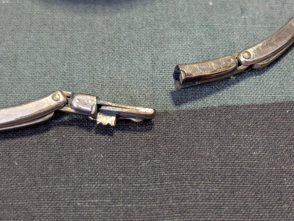 Ladies Watch in Box — image 4