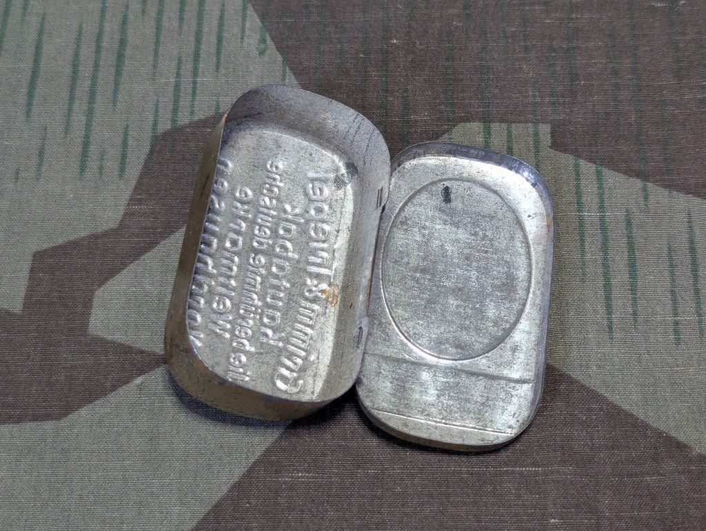 Grimm & Triepel Chewing Tobacco Tin — image 3