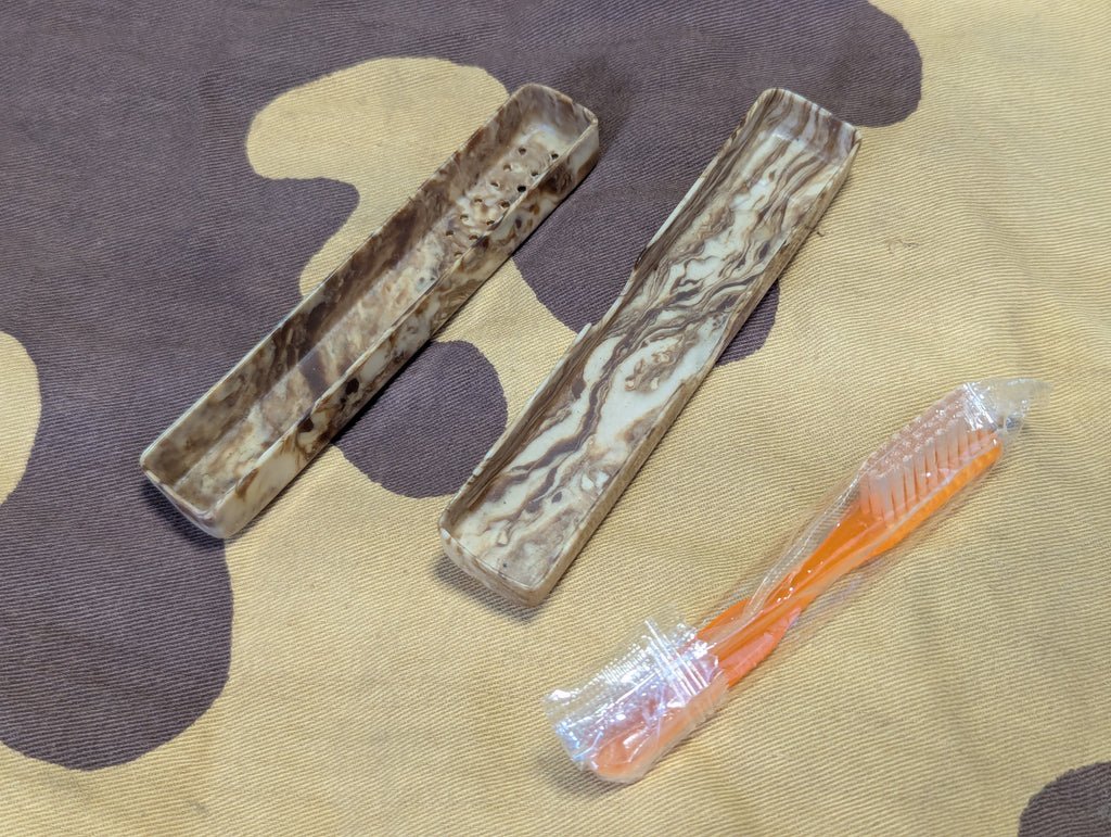 Original Red Army Toothbrush Holder — image 4