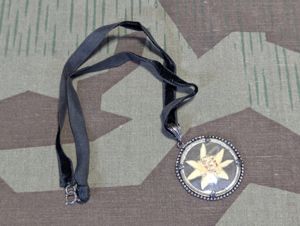 Edelweiss Velvet Necklace