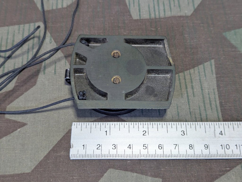 Wehrmacht Green Bakelite Compass — image 2