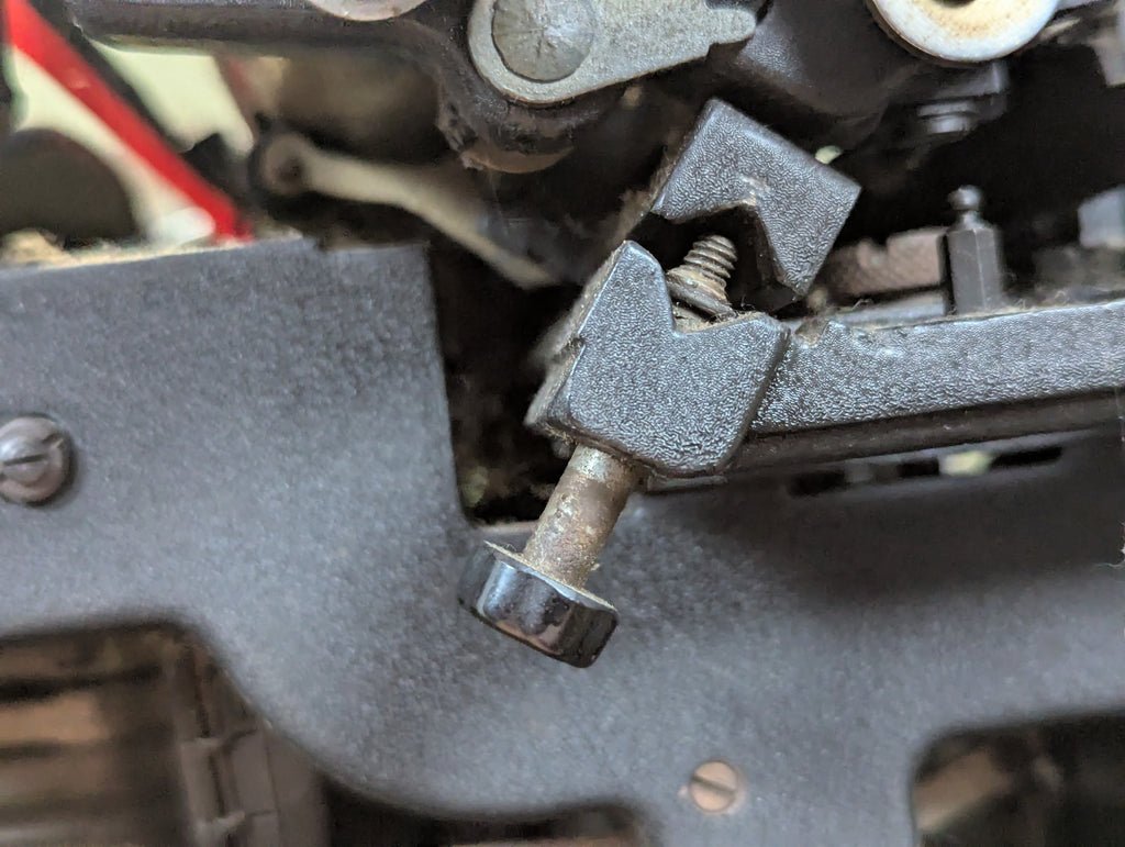 Olivetti M40 Simplified Kriegsausführung Italian German Typewriter (Needs Work) — image 20