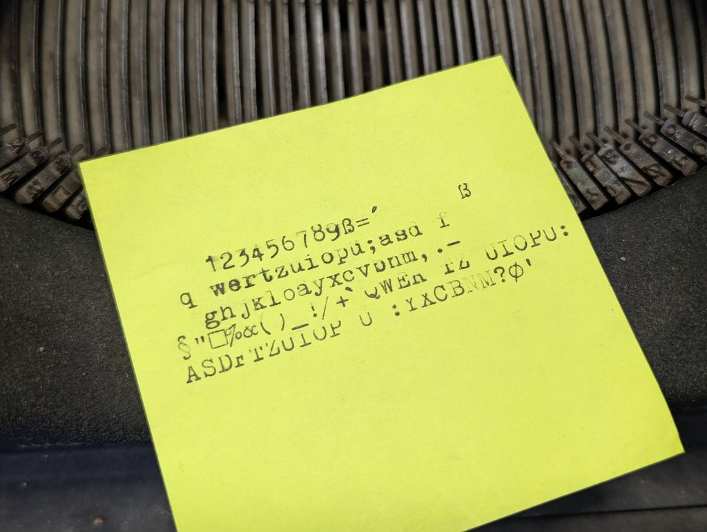 Olivetti M40 Simplified Kriegsausführung Italian German Typewriter (Needs Work) — image 7