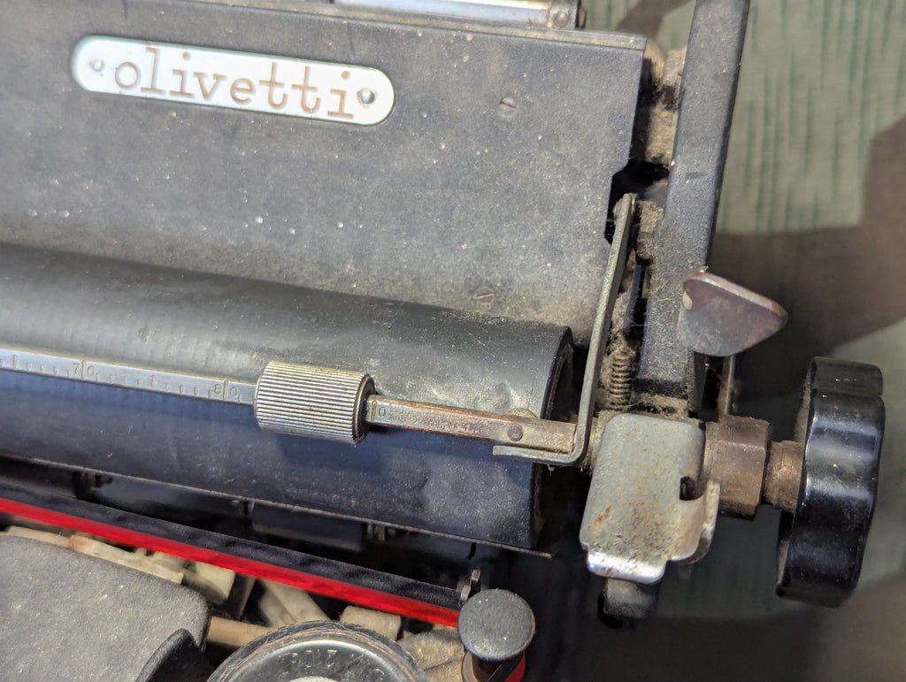 Olivetti M40 Simplified Kriegsausführung Italian German Typewriter (Needs Work) — image 9
