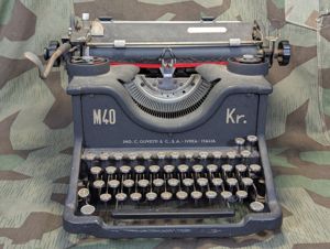 Olivetti M40 Simplified Kriegsausführung Italian German Typewriter (Needs Work)