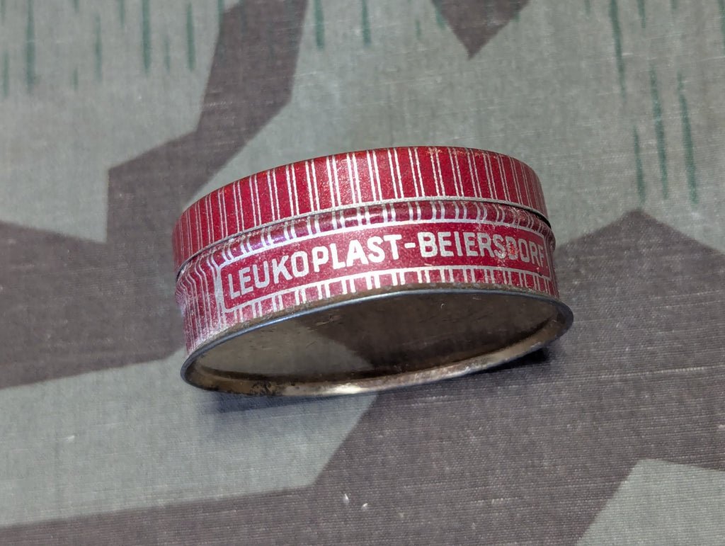 Small Leukoplast Bandage Tin 911 — image 3