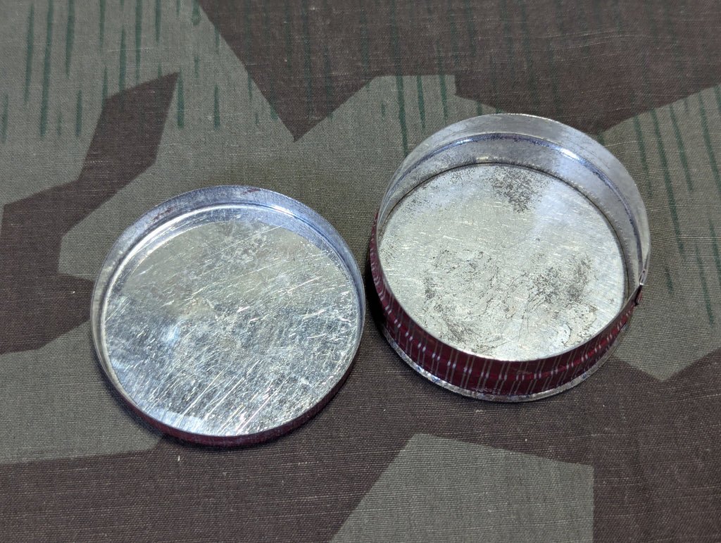 Small Leukoplast Bandage Tin 911 — image 4