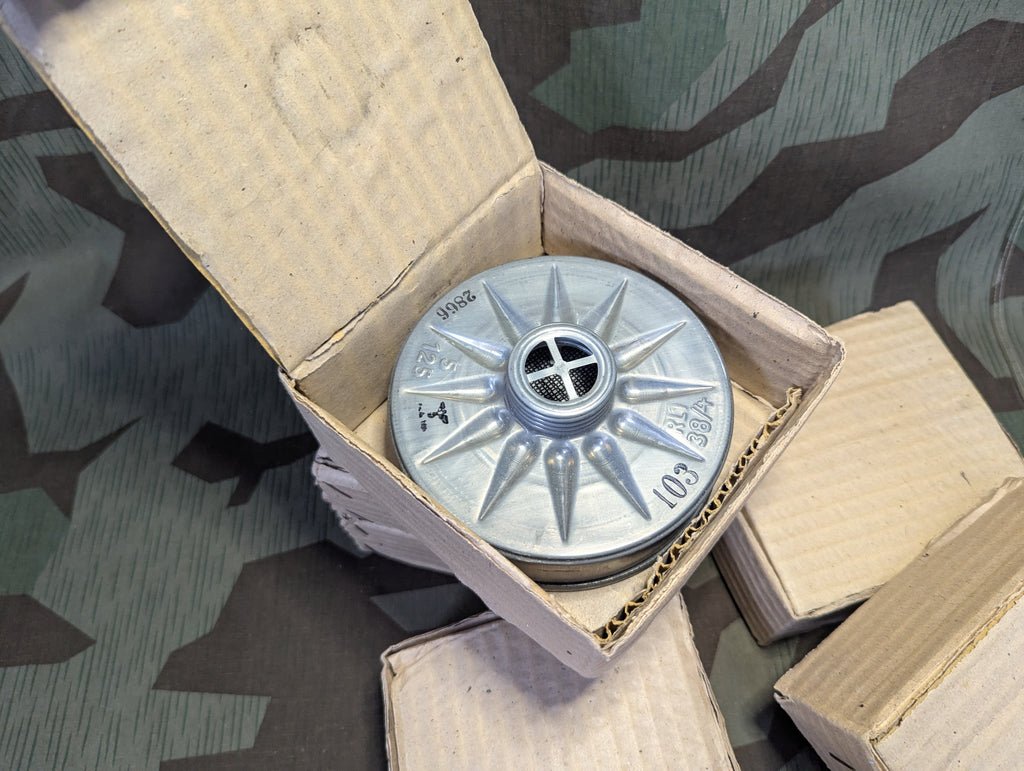 Deadstock Volksgasmaske Filter in Box — image 8