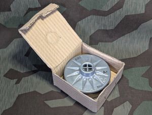 Deadstock Volksgasmaske Filter in Box