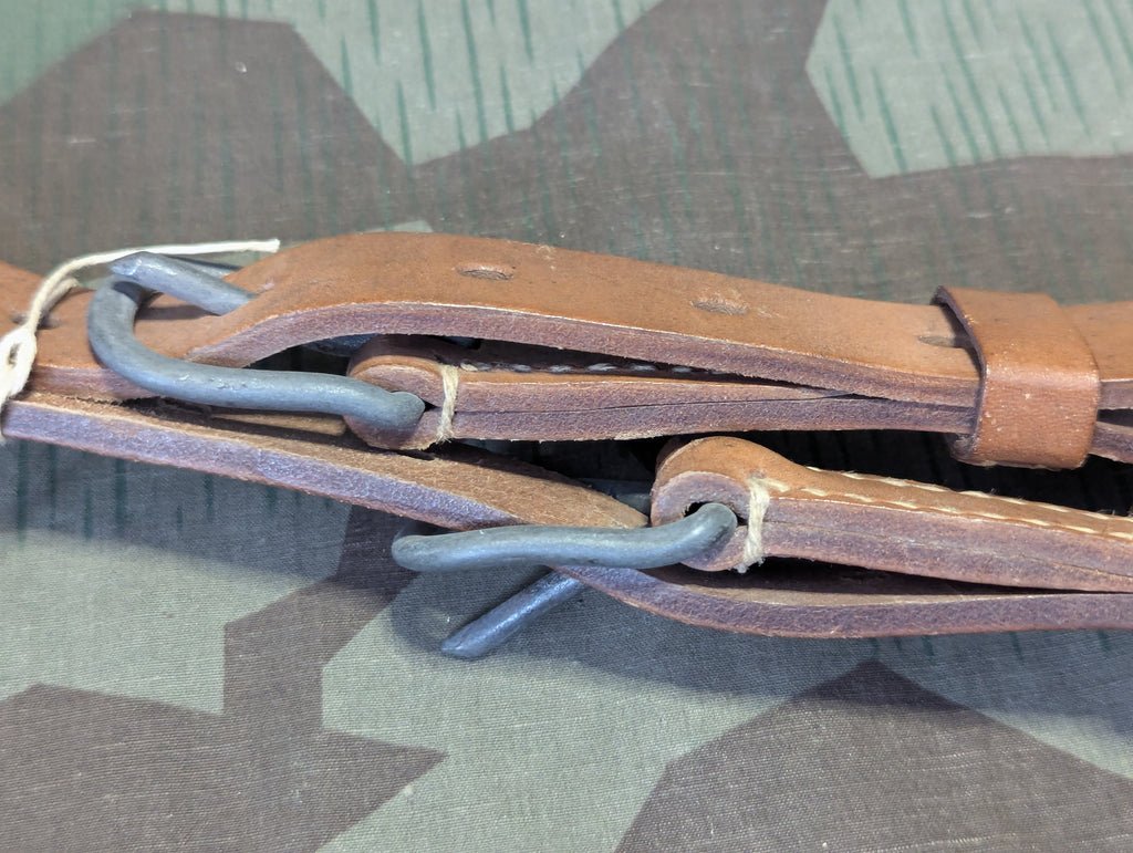 Unissued Essenträger Leather Strap Set — image 3