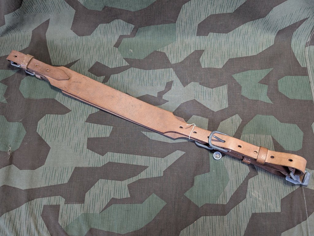 Unissued Essenträger Leather Strap Set — image 7