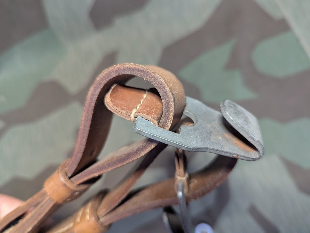 Unissued Essenträger Leather Strap Set — image 8