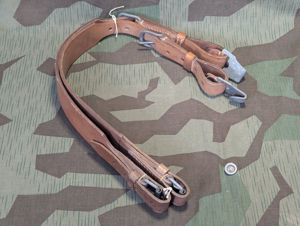 Unissued Essenträger Leather Strap Set