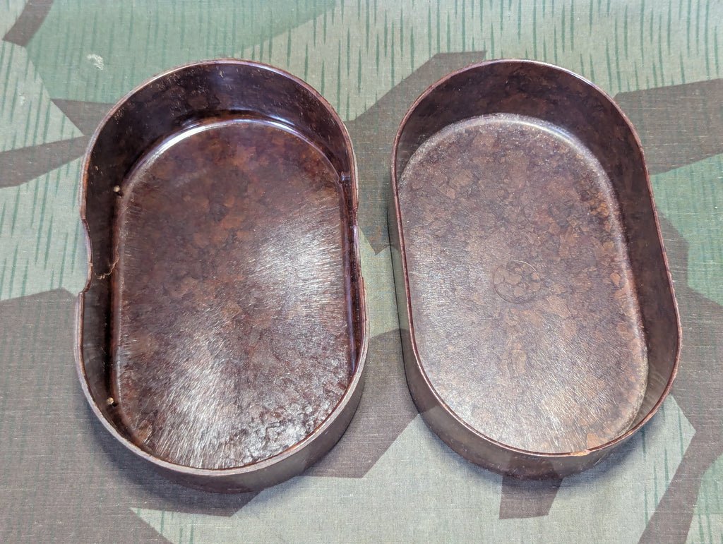 Sandwich Container Bakelite Cracked — image 4