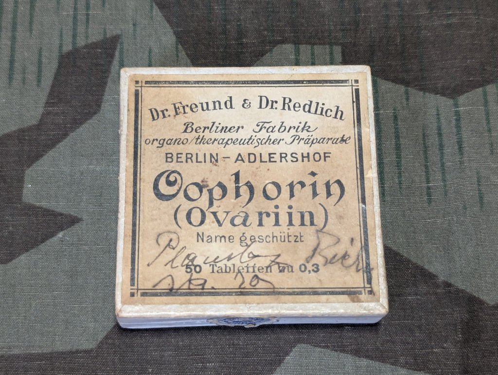 Dried Edelweiss Flowers in Ovarin Women's Supplement Box — image 2