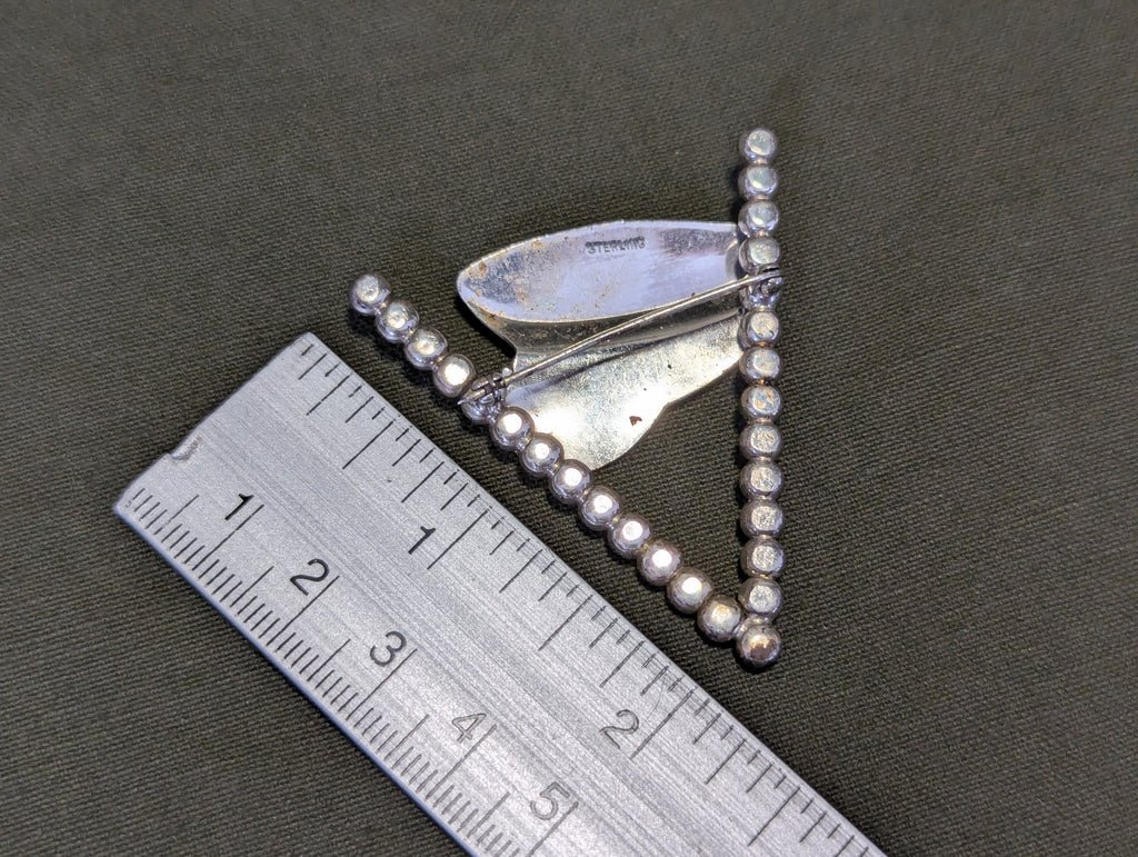 V for Victory with Navy Hat Sweetheart Pin — image 3