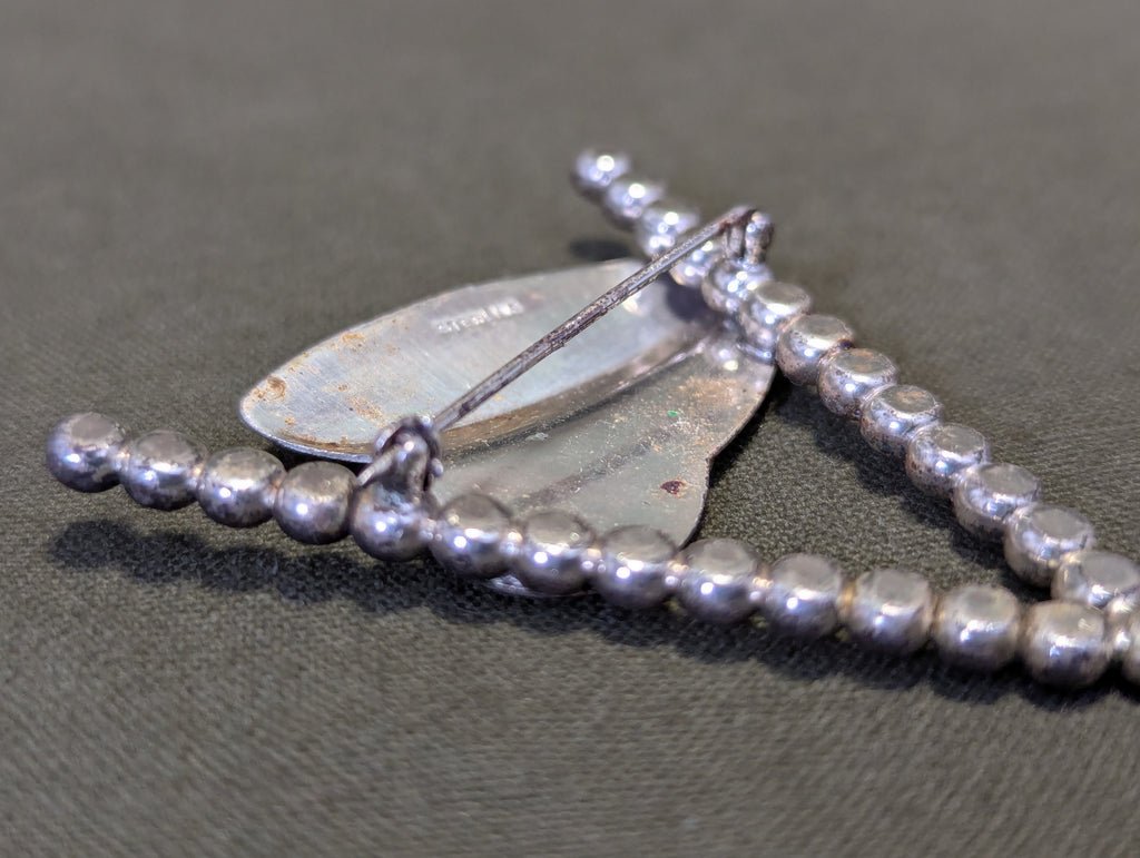 V for Victory with Navy Hat Sweetheart Pin — image 4