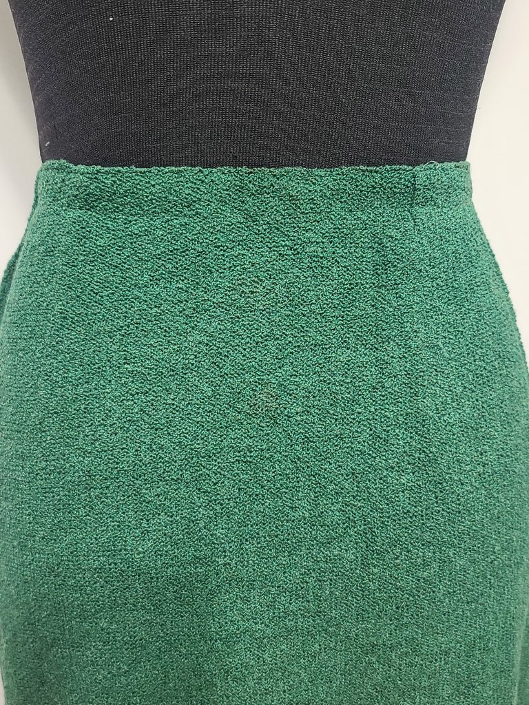 Green Knit Top and Skirt Set(B-36' W-26' H-36') — image 27
