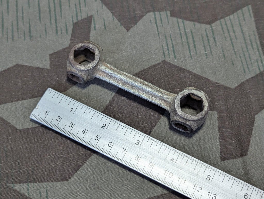 8 Hole Bone Wrench Knochen — image 2