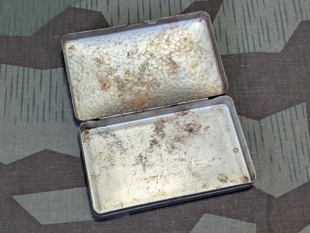 German Small Pebbled Lid Metal Case — image 4