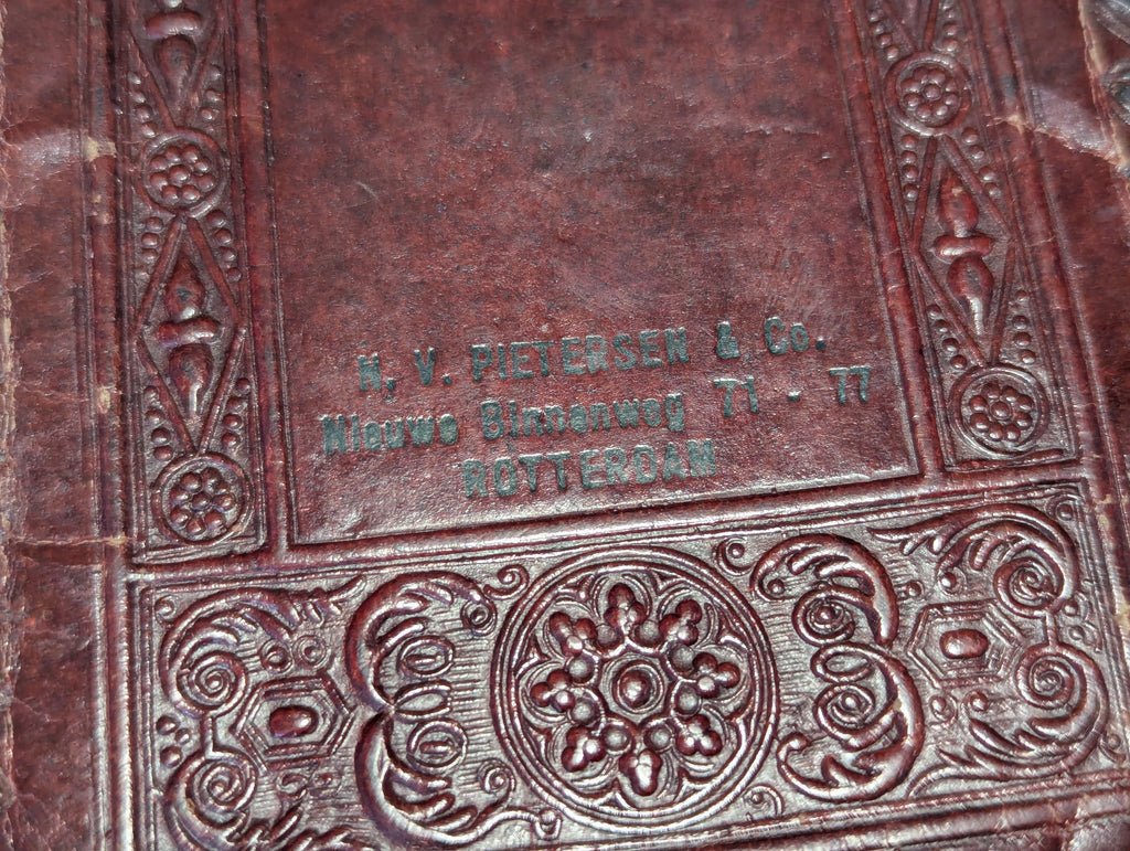 Embossed Leather Pouch Rotterdam — image 3