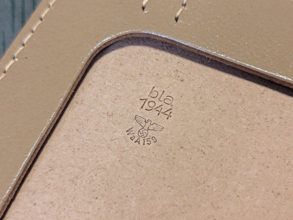 Reproduction Tan Preßstoff Straight Shovel Carrier — image 2